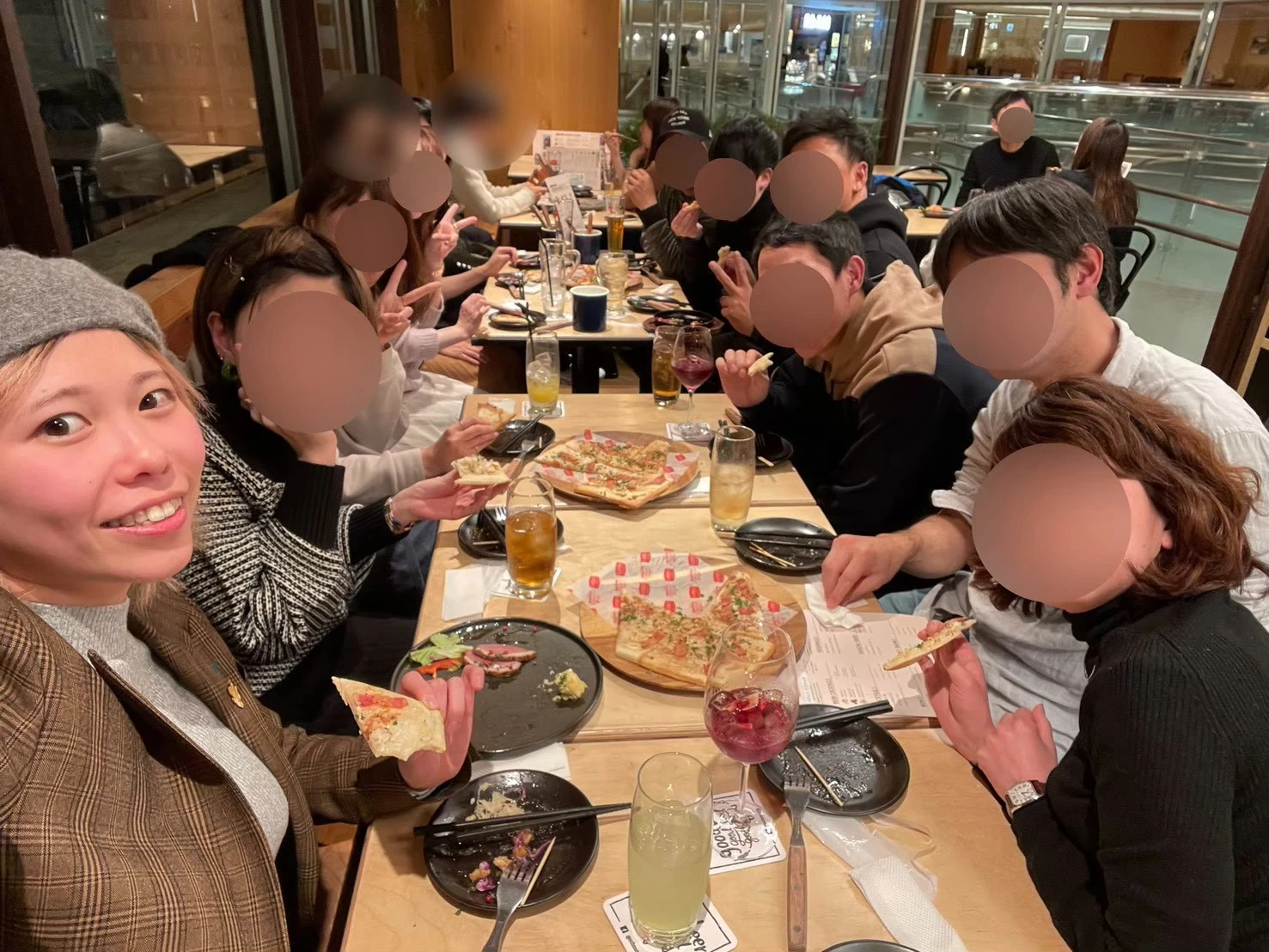 食事交流会のイメージ