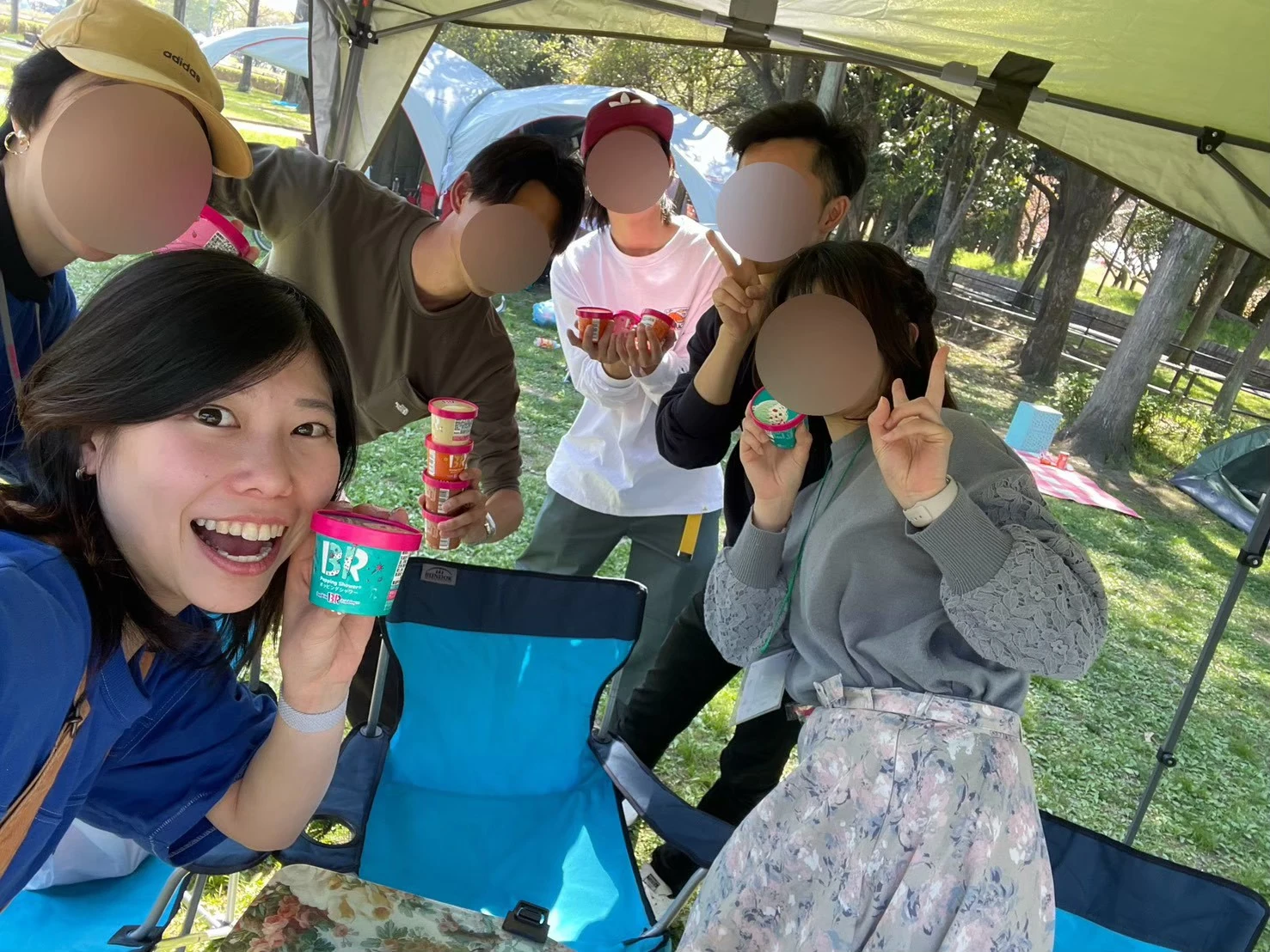 ピクニックイベントを楽しむ参加者