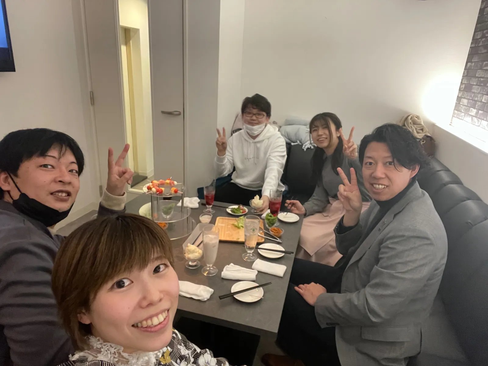 参加者が集まるMINGLE交流会の様子